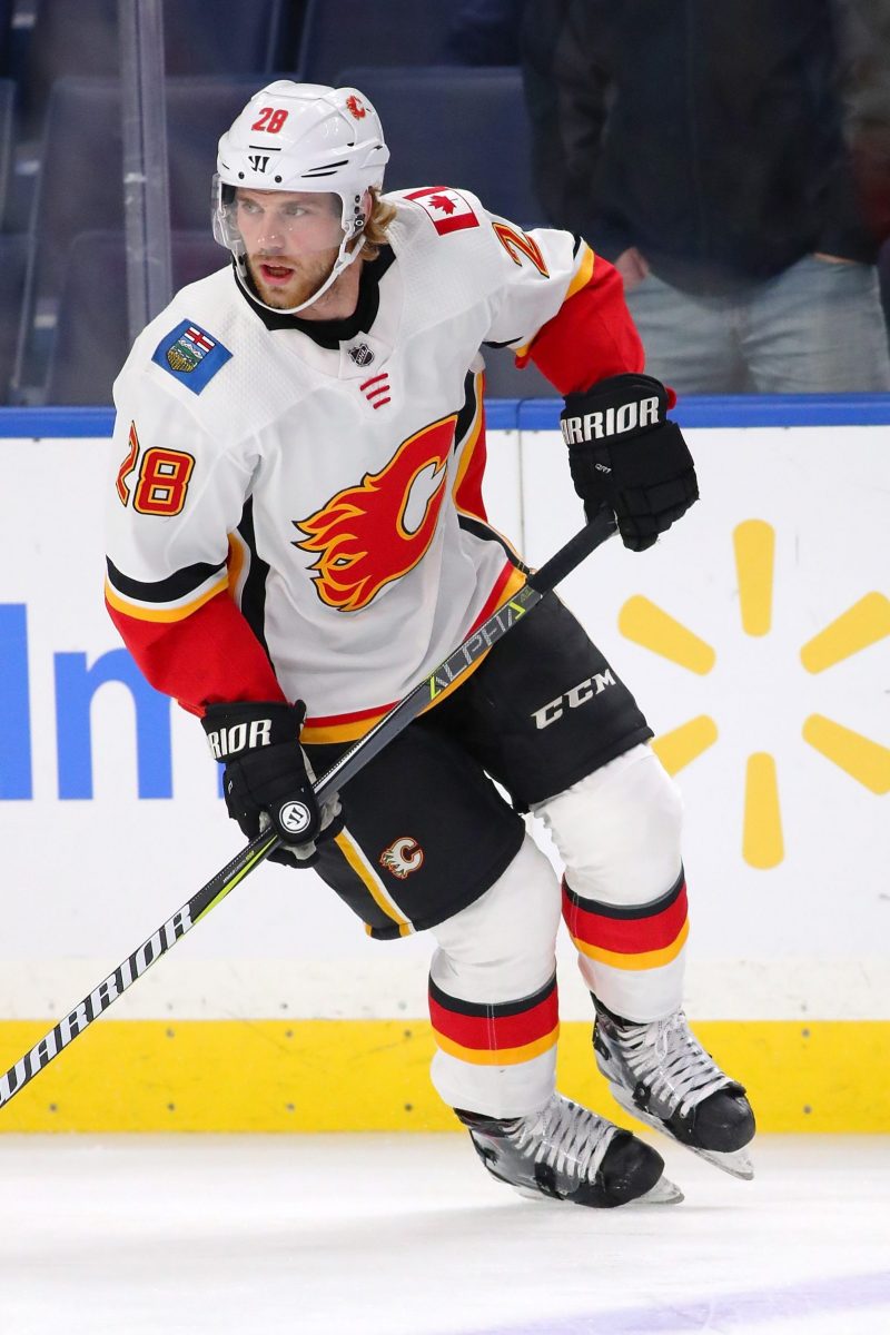 Flames centre Elias Lindholm tells Swedish outlet he is 'willing